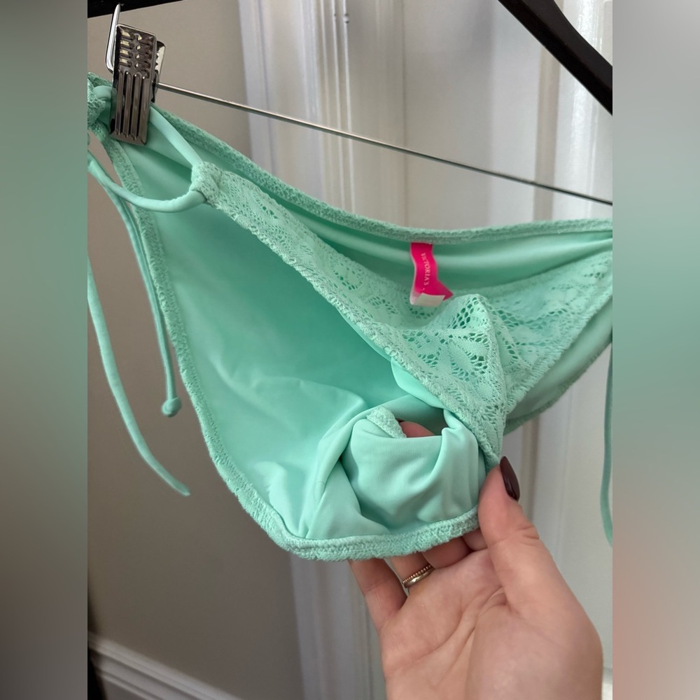VICTORIA’S SECRET Two Piece Green Swim Bikini with Bra (34D) and Bottoms (L) - Picture 8 of 8